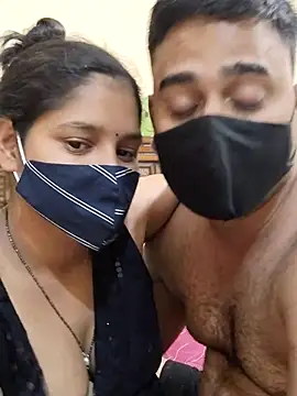 Snapshot of IND_COUPLE1 chatting on 19, 2, 2025 IND COUPLE1 online show from 19, 2, 2025