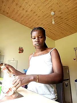 TrishaKalid online show from 25, 9, 2025