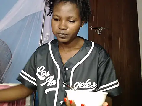 TrishaKalid online show from 27, 10, 2025