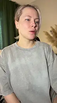 Charming Daphny online show from 12, 4, 2026