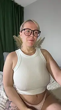 Charming Daphny online show from 4, 6, 2026