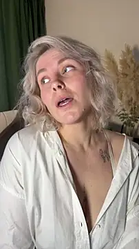 Charming Daphny online show from 17, 5, 2026