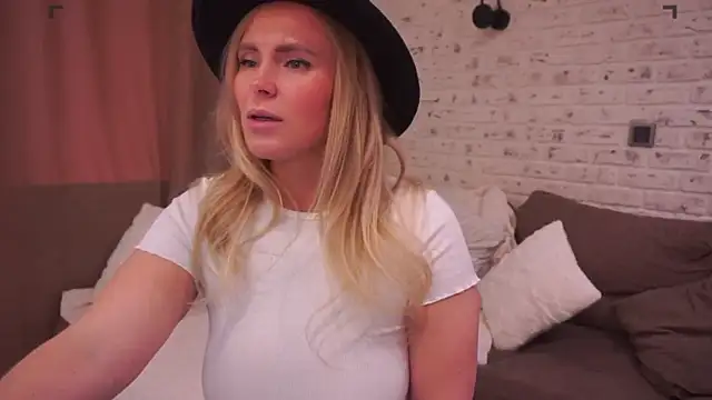 Charming Daphny online show from 14, 3, 2025