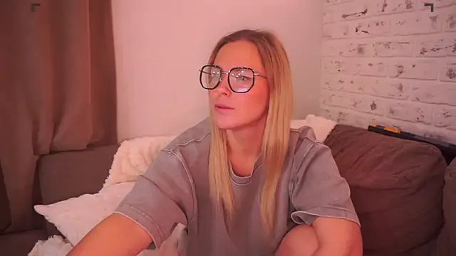 Charming Daphny online show from 18, 3, 2025