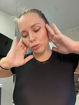 Charming Daphny online show from 7, 11, 2025