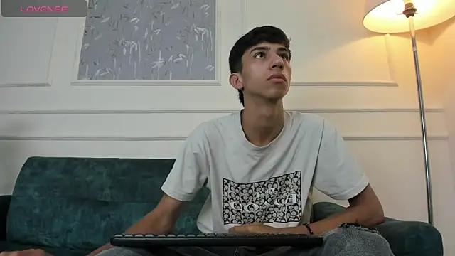 Lucian Davi online show from 4, 3, 2025