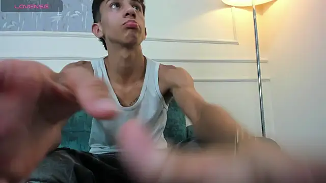 Lucian Davi online show from 27, 2, 2025