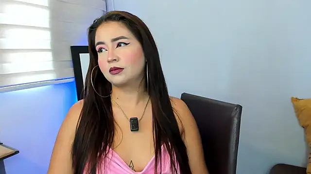 LiahDiaz online show from 17, 4, 2026