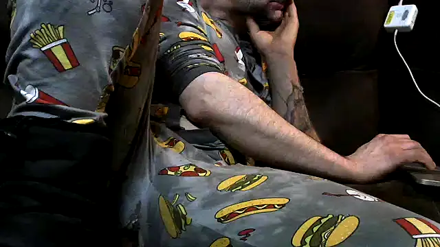 Snapshot of taboocanuck chatting on 14, 1, 2025 taboocanuck online show from 14, 1, 2025