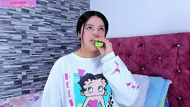 skyhotgirll online show from 10, 2, 2025