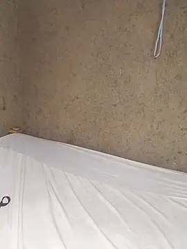 Snapshot of pretty_prickle chatting on 28, 2, 2025 pretty prickle online show from 28, 2, 2025