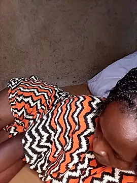 Snapshot of pretty_prickle chatting on 1, 11, 2025 pretty prickle online show from 1, 11, 2025