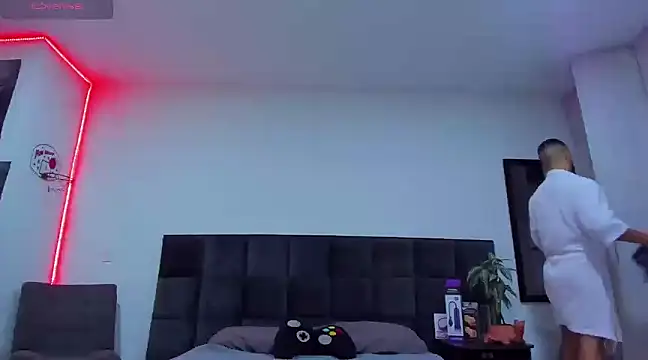 Alexander Martines online show from 7, 3, 2025