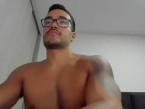 Snapshot of Alexander_Martines chatting on 7, 7, 2026 Alexander Martines online show from 7, 7, 2026