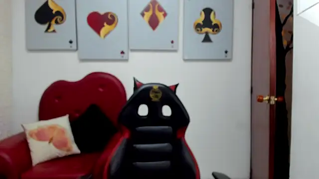 Snapshot of Salomeediaz_ chatting on 4, 10, 2025 Salomeediaz online show from 4, 10, 2025