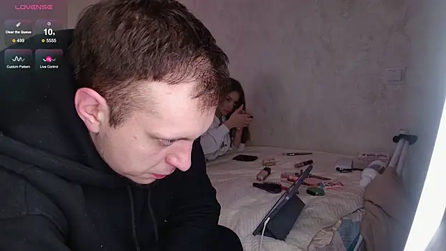 KesandAlex online show from 2, 2, 2025