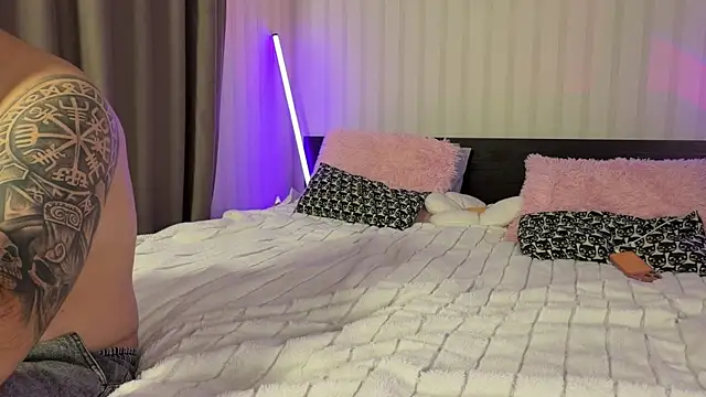 KesandAlex online show from 6, 11, 2025