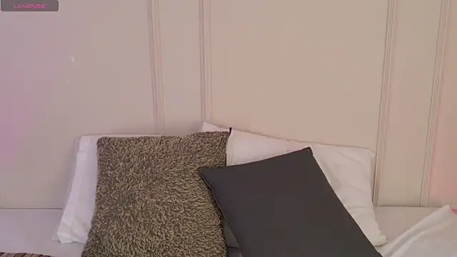 Mariapettit online show from 9, 10, 2025