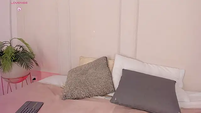 Mariapettit online show from 26, 3, 2026