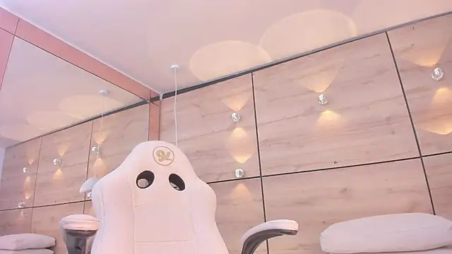 martina touss online show from 14, 10, 2025