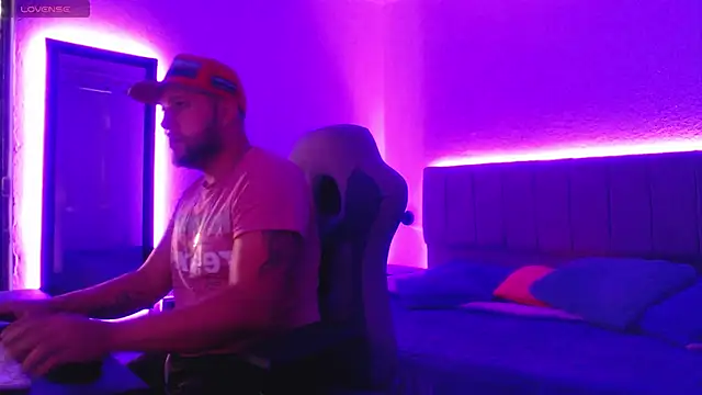 ryanandpamela  online show from 27, 2, 2025