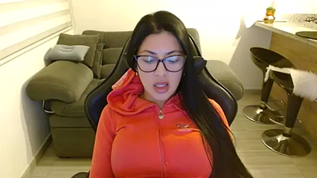 Charlotte cute18 online show from 1, 7, 2026