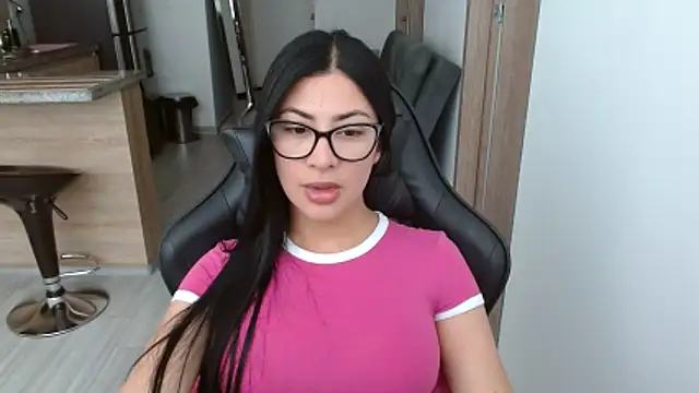 Snapshot of Charlotte_cute18 chatting on 9, 3, 2026 Charlotte cute18 online show from 9, 3, 2026
