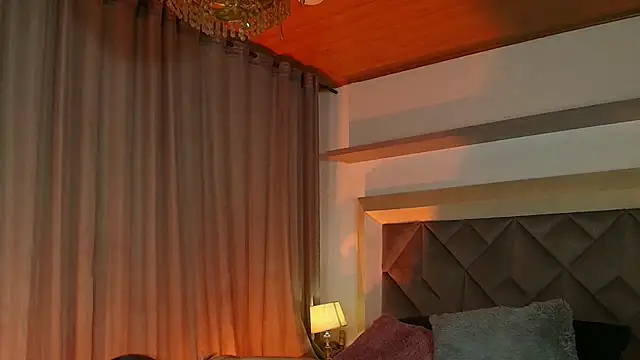 Ameliadickens online show from 5, 11, 2025