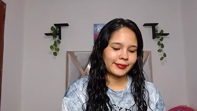 MiaCloud420 online show from 3, 2, 2025