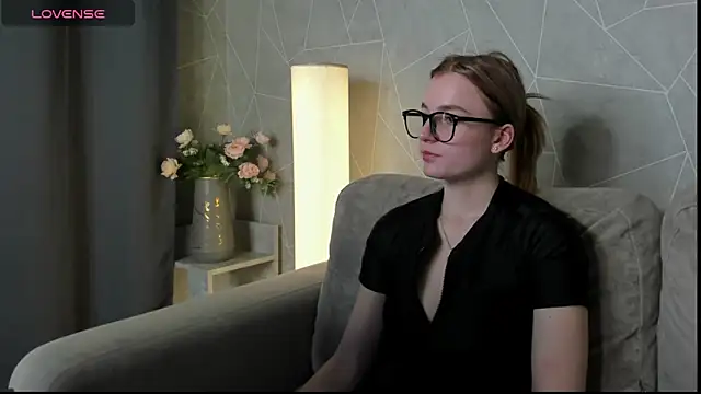 Stacey Brown online show from 4, 3, 2025