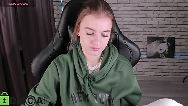 Stacey Brown online show from 21, 12, 2025