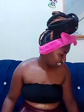 Snapshot of Sexxycheeks- chatting on 21, 2, 2025 Sexxycheeks- online show from 21, 2, 2025