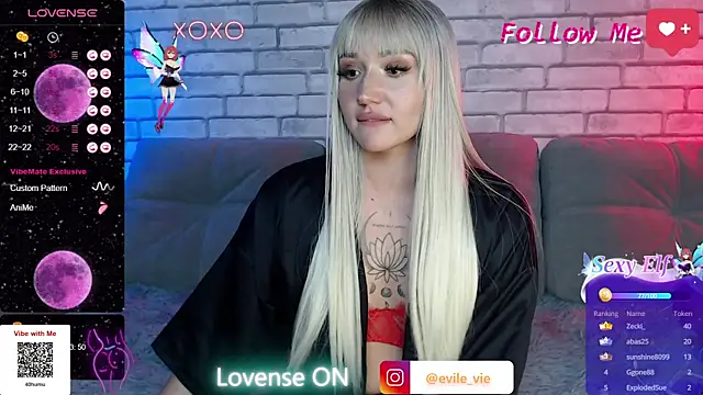 Eva Evile online show from 5, 3, 2025