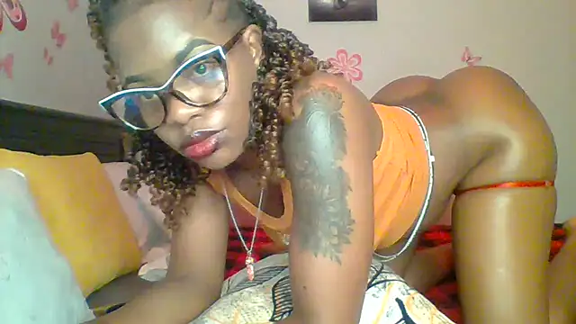 Snapshot of Petite_254 chatting on 5, 8, 2026 Petite 254 online show from 5, 8, 2026