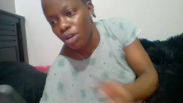 Petite 254 online show from 7, 10, 2025