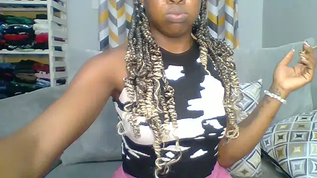 Petite 254 online show from 31, 10, 2025