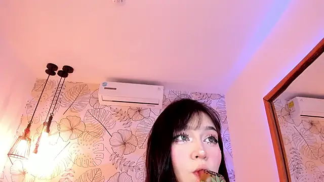 Snapshot of DanielaRuizz chatting on 27, 11, 2025 DanielaRuizz online show from 27, 11, 2025