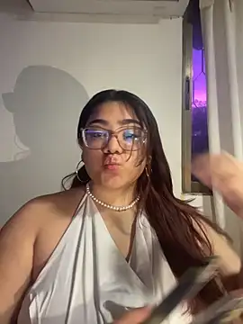 Snapshot of KathyGonzalez chatting on 16, 11, 2025 KathyGonzalez online show from 16, 11, 2025