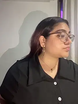 Snapshot of KathyGonzalez chatting on 11, 11, 2025 KathyGonzalez online show from 11, 11, 2025