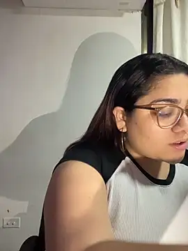 Snapshot of KathyGonzalez chatting on 24, 11, 2025 KathyGonzalez online show from 24, 11, 2025