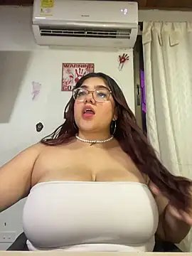 Snapshot of KathyGonzalez chatting on 7, 10, 2025 KathyGonzalez online show from 7, 10, 2025