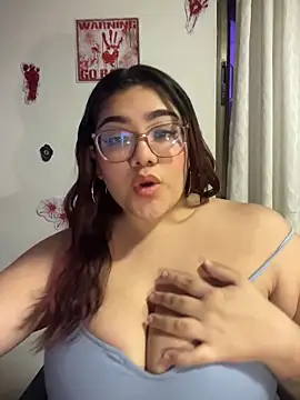 Snapshot of KathyGonzalez chatting on 27, 10, 2025 KathyGonzalez online show from 27, 10, 2025