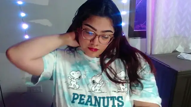 Snapshot of KathyGonzalez chatting on 28, 11, 2025 KathyGonzalez online show from 28, 11, 2025