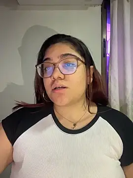 Snapshot of KathyGonzalez chatting on 14, 11, 2025 KathyGonzalez online show from 14, 11, 2025