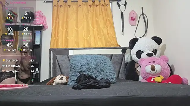 Hotsamantamature online show from 18, 9, 2025