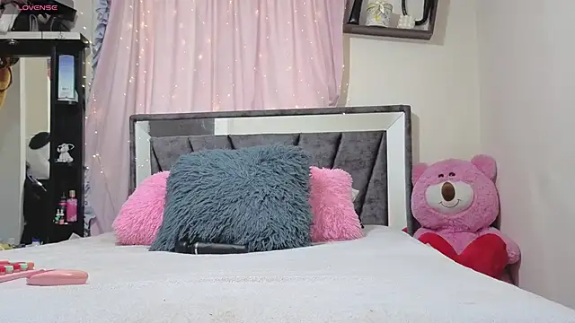 Hotsamantamature online show from 6, 1, 2026