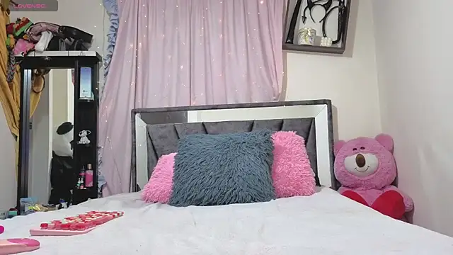 Hotsamantamature online show from 8, 1, 2026