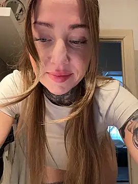 Snapshot of ElenaHaze chatting on 2, 10, 2025 ElenaHaze online show from 2, 10, 2025