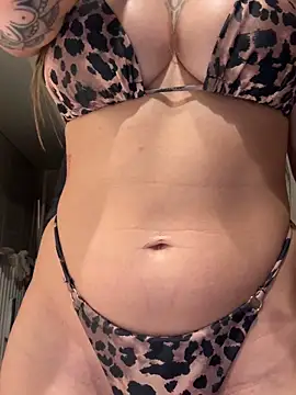 Snapshot of ElenaHaze chatting on 25, 11, 2025 ElenaHaze online show from 25, 11, 2025