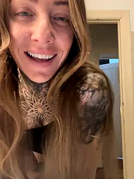 Snapshot of ElenaHaze chatting on 25, 9, 2025 ElenaHaze online show from 25, 9, 2025